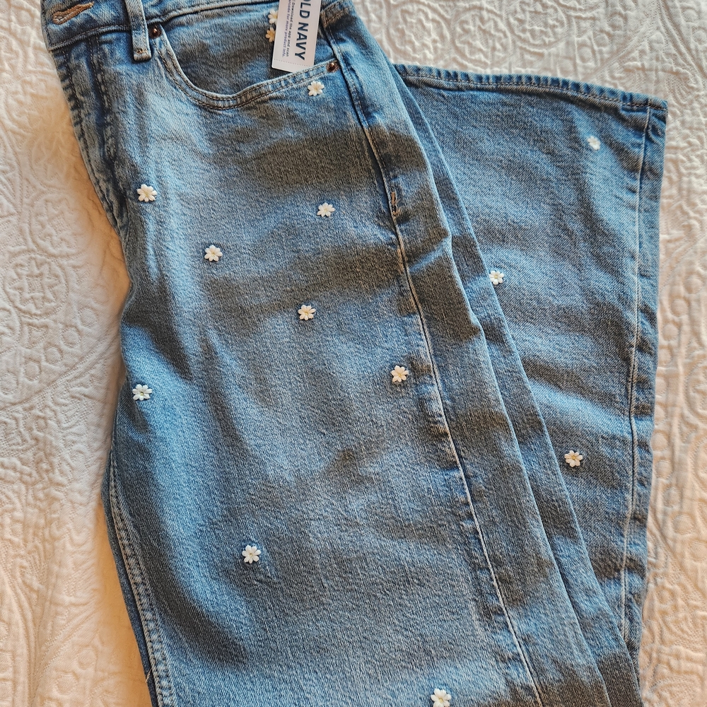 Old Navy Women's Light Blue Jeans with White Floral Accents